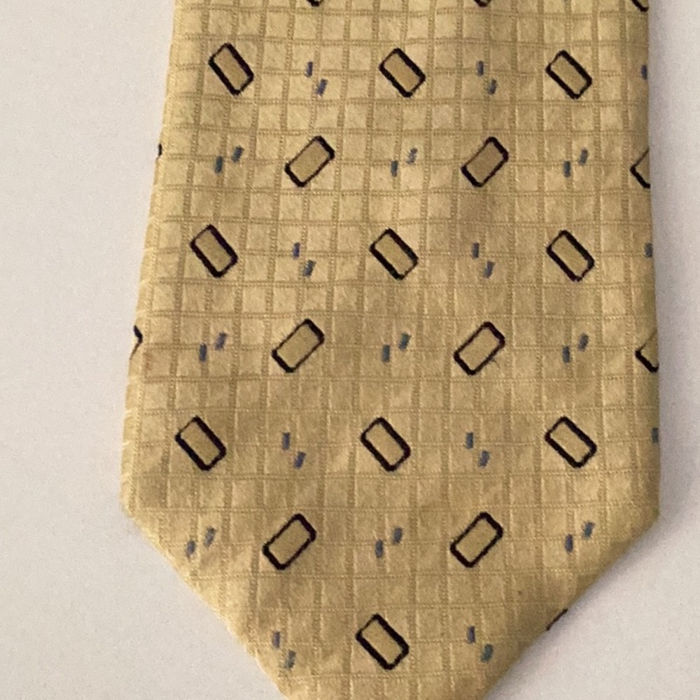 Luciano Barbera silk tie.  Stunning yellow with geometric design